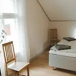 Lillstugans Gaesthem * Voyri