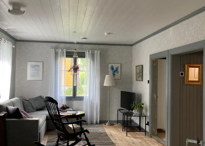 Lillstugans Gaesthem Maatilamajoitukset Voyri