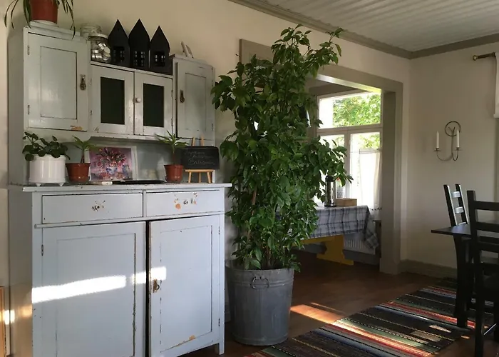 Lillstugans Gaesthem * Voyri